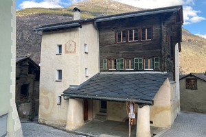 Brigue-Glis - Cadran solaire du bâtiment Lambienhaus Image 2