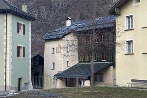 Brigue-Glis - Cadran solaire du bâtiment Lambienhaus Image 1