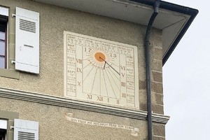 Nyon - Cadran solaire double de la place du château Image 1