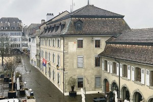 Nyon - Cadran solaire double de la place du château Image 2