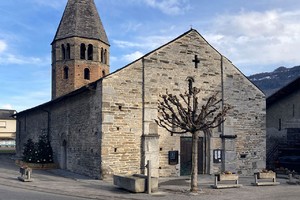 Saint-Pierre-de-Clages - Cadran solaire sur une église ... Image 3