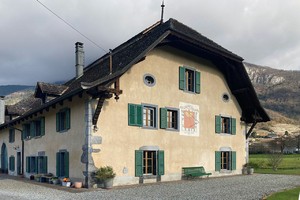 Aigle - Cadran solaire sur une ferme bernoise du 17e Image 1
