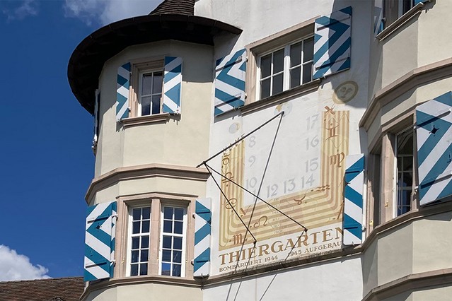 Schaffhouse - Cadran solaire du bâtiment historique zum ...