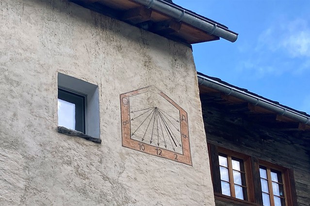 Brigue-Glis - Cadran solaire du bâtiment Lambienhaus