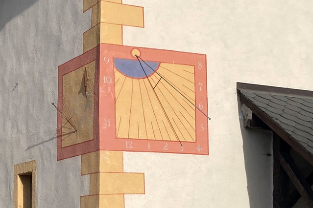 Veyras - double cadran solaire de la Chapelle Saint-François