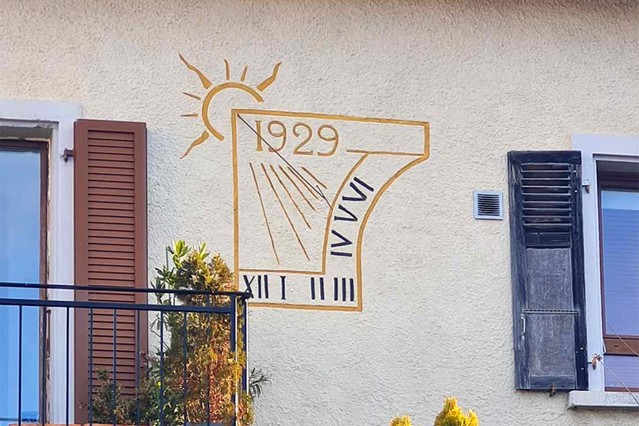 Savièse - Cadran solaire sur un bâtiment privé
