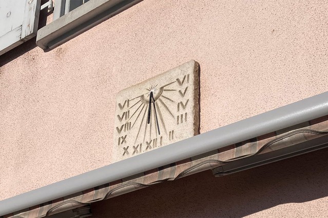 Begnins - Cadran solaire sur un bâtiment privé