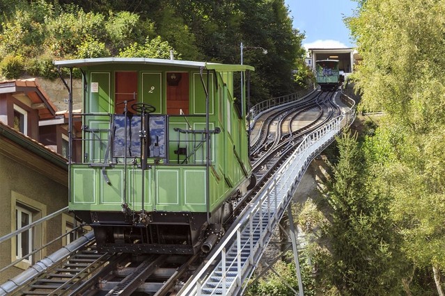 Fribourg - Le "funi", funiculaire de la Basse-ville