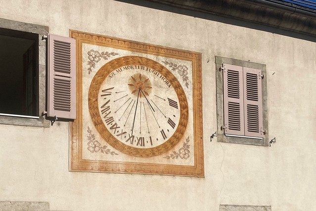 Monthey - Cadran solaire du bâtiment de la cure