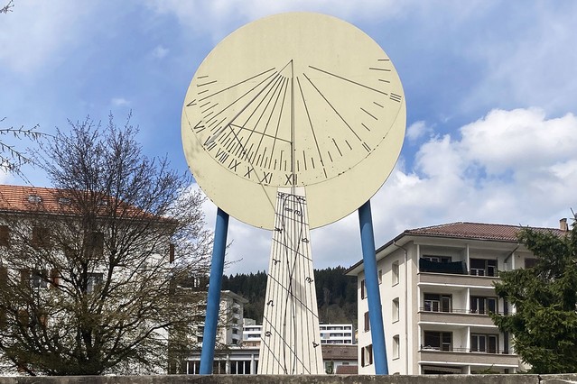 Chaux-de-fonds, la - Cadran solaire à la sortie ouest de la ...